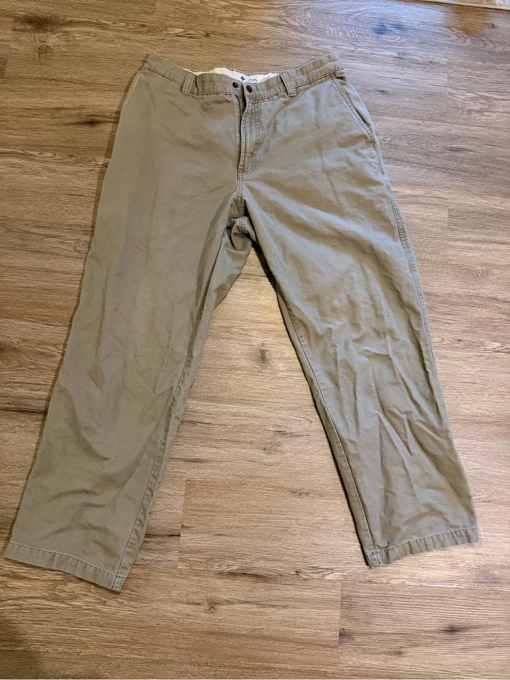 Columbia Men's Classic Tan Chino Pants
